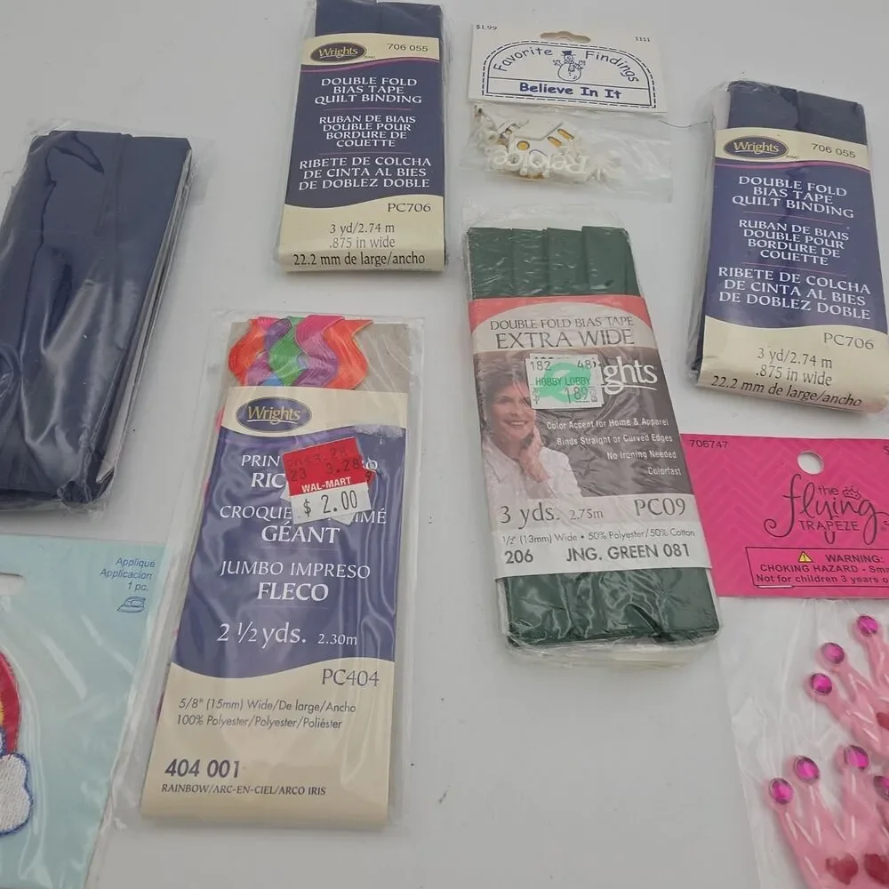 Sewing Craft Notions Lot Wrights Bias Tape Rick Rack Simplicity Applique Buttons